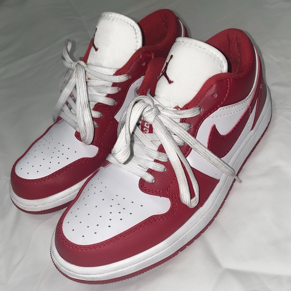 Women’s Nike dunk SIZE 8 / (6.5 youth)